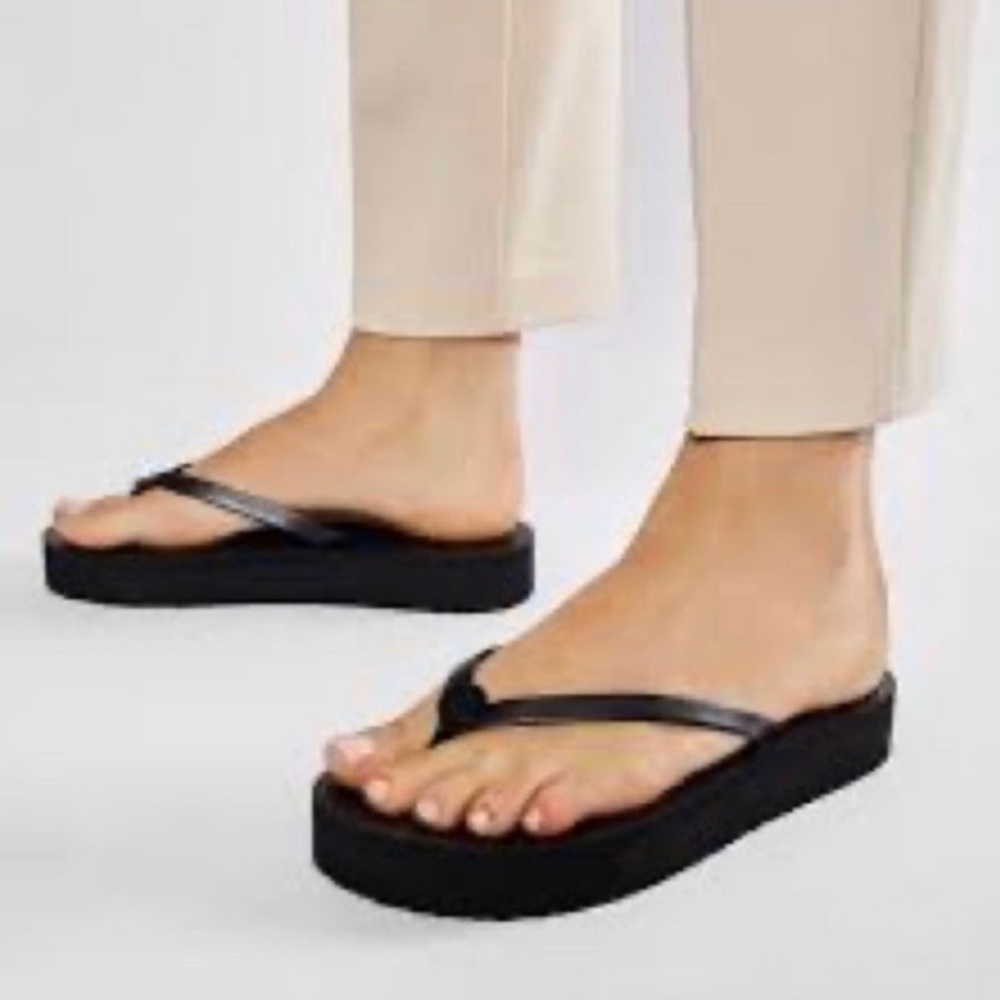Tory Burch Black Flatform Flip Flop NWT - Picture 11 of 11